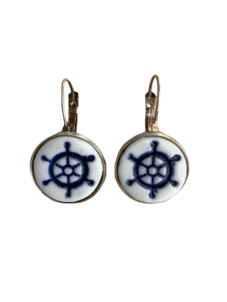 victoria-white-earrings-with-ships-wheel
